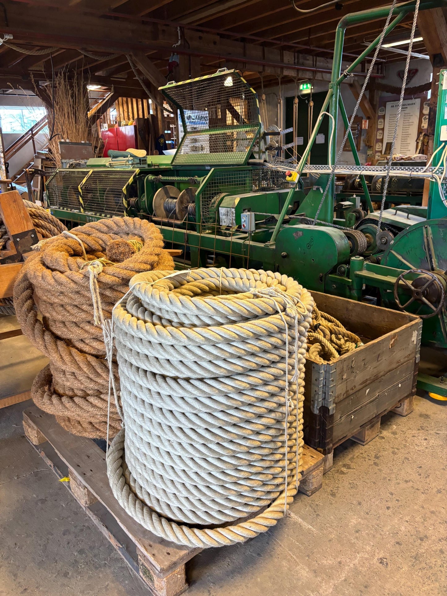 Hemp Bow Fender – Handmade Rope Fender for Classic Wooden Boats