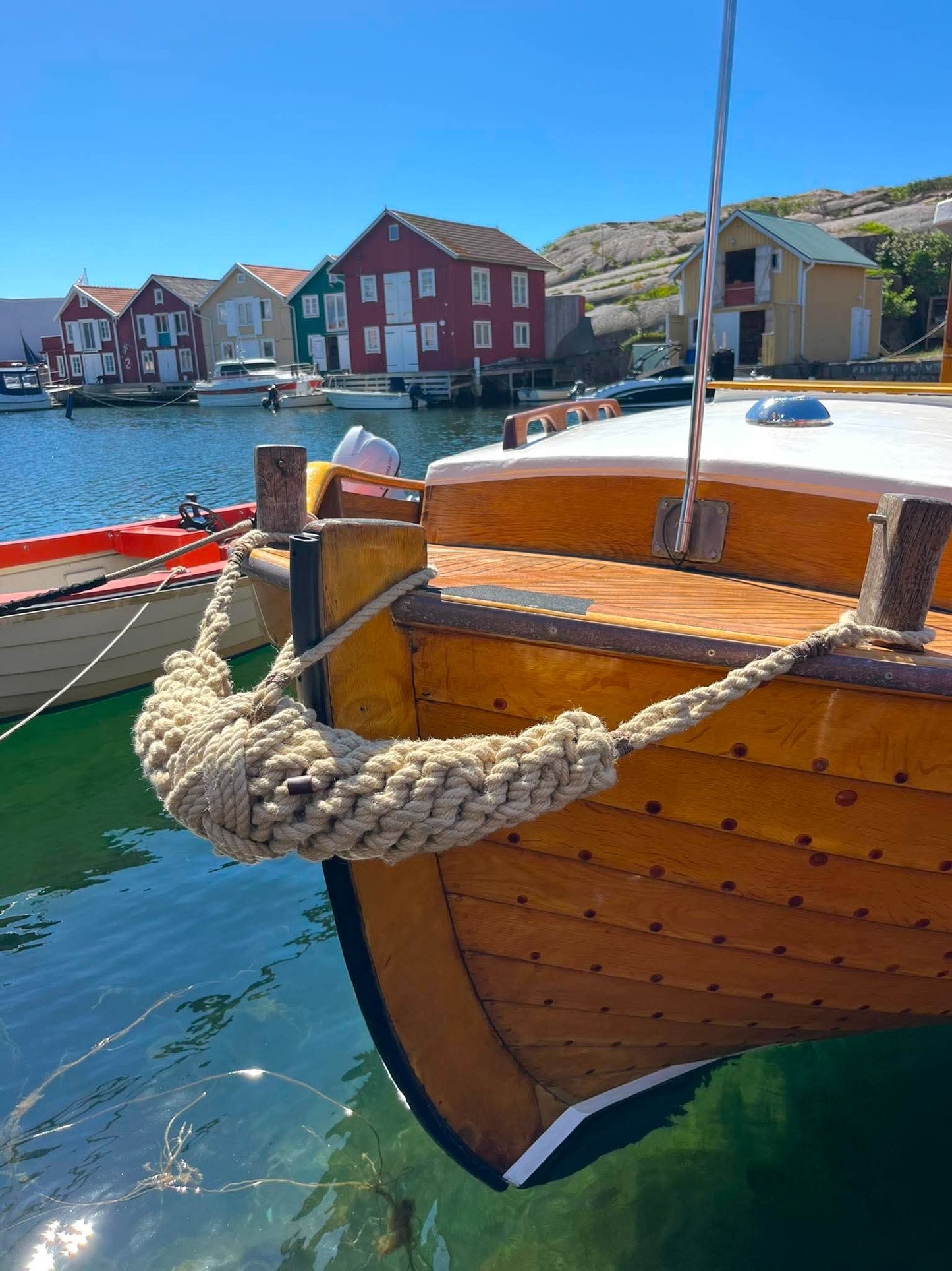 Hemp Bow Fender – Handmade Rope Fender for Classic Wooden Boats