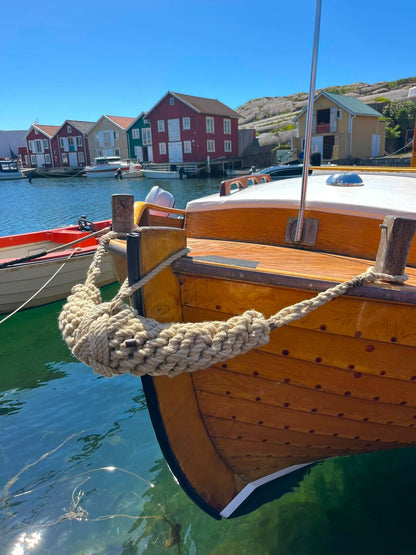 Hemp Bow Fender – Handmade Rope Fender for Classic Wooden Boats