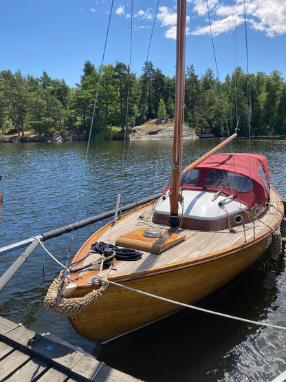 Hemp Bow Fender – Handmade Rope Fender for Classic Wooden Boats
