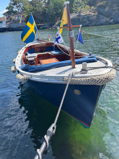 Hemp Bow Fender – Handmade Rope Fender for Classic Wooden Boats